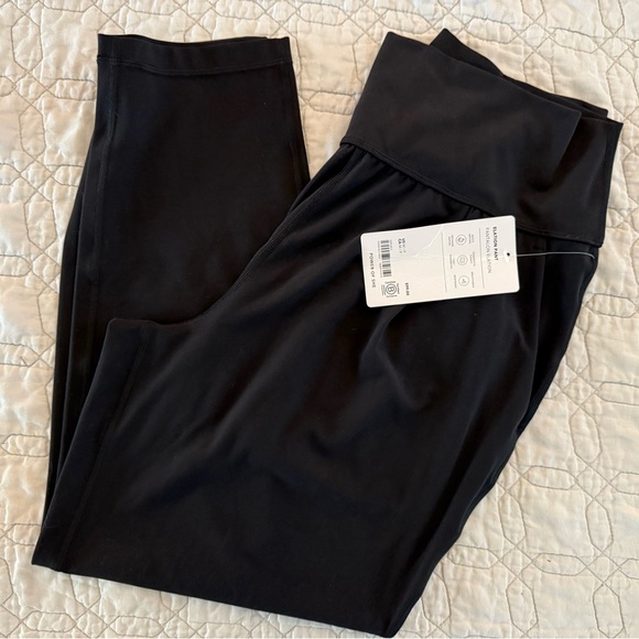 Athleta Pants - NWT Athleta Black Elation Pant Size M/P.